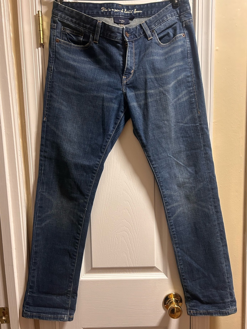 Levi's 531 Super Skinny Midrise Woman’s Jeans in Dark Blue Wash (Size 10/30)
